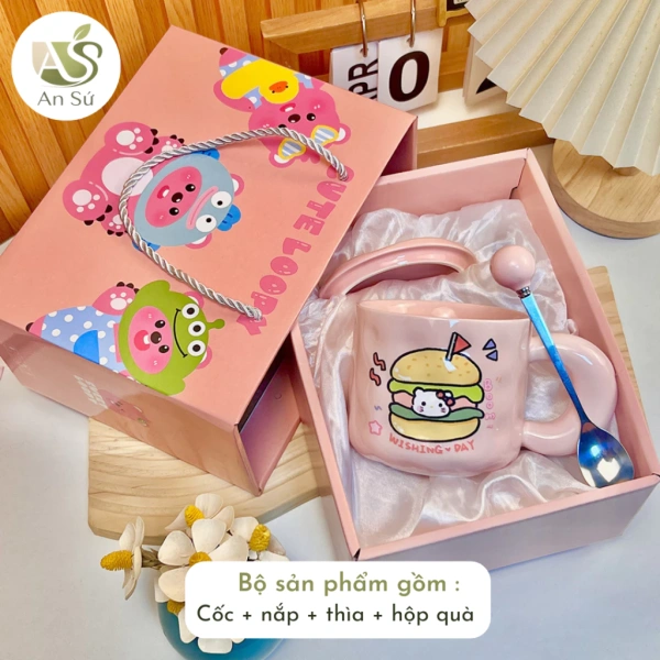 Trong các bước chuẩn bị trà cơ bản (đun nước, rót nước, ngâm trà), người ta thường không tính tới việc phải mở nắp cốc, lấy ra thìa, khuấy, rồi lại đóng nắp lại để giữ ấm. (Ảnh 2)