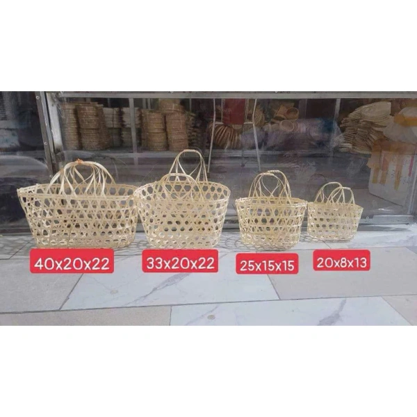 Thực tế, nhiều gia đình tại các tỉnh miền Bắc đã thử nghiệm và nhận thấy trứng bảo quản trong giỏ tre có thời gian giữ tươi ổn định lên tới 3–4 tuần nếu được bảo quản ở nơi mát mẻ, nhờ lớp thông hơi tự nhiên của tre giúp điều hòa độ ẩm. (Ảnh 3)