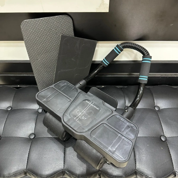 Chiếc lăn trợ lực tập bụng hứa hẹn “đánh nhanh”, nhưng một chi tiết nhỏ lại gây bất ngờ cho người mới bắt đầu. - Ảnh 5