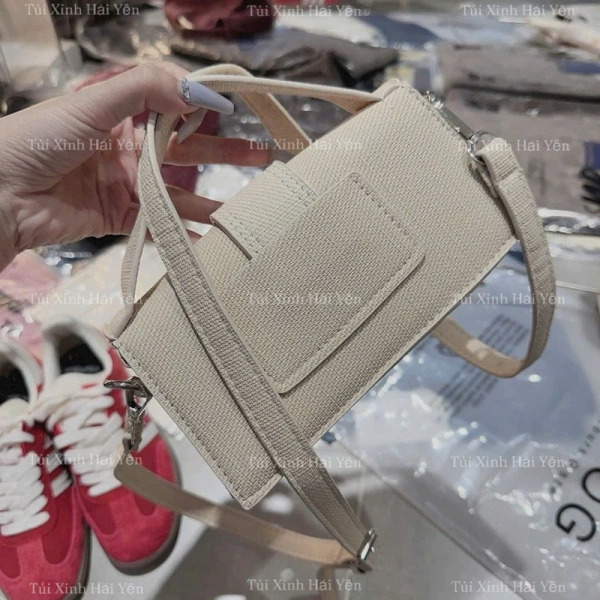 Chỉ sở hữu một chiếc túi đeo chéo thôi chưa đủ; cách bạn sắp xếp và bảo quản điện thoại bên trong mới quyết định mức độ tiện lợi thực sự. (Ảnh 4)