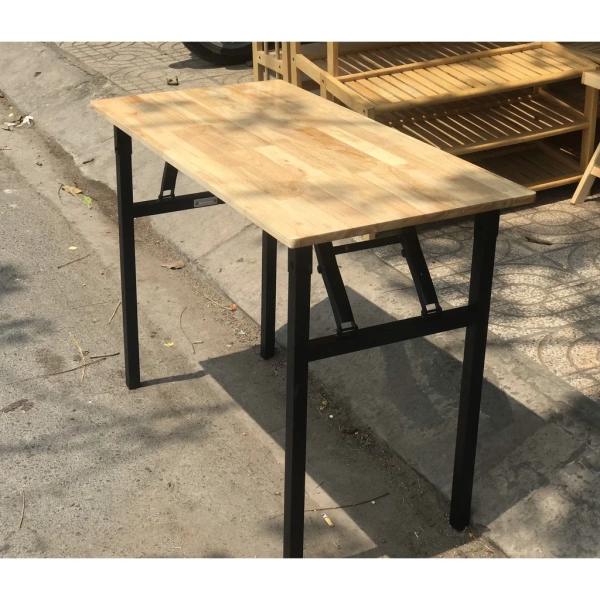 Đặt chân đặt chắc trên sàn, đồng thời đáy bàn nên để cách mặt sàn khoảng 2‑3 cm để tránh rung lắc. (Ảnh 4)