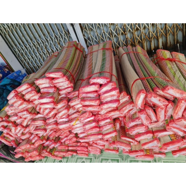 Kích thước 80x190cm được xem là “chuẩn quốc tế” cho giường ký túc, phù hợp nhất với hầu hết các ký túc xá tại Việt Nam. (Ảnh 3)