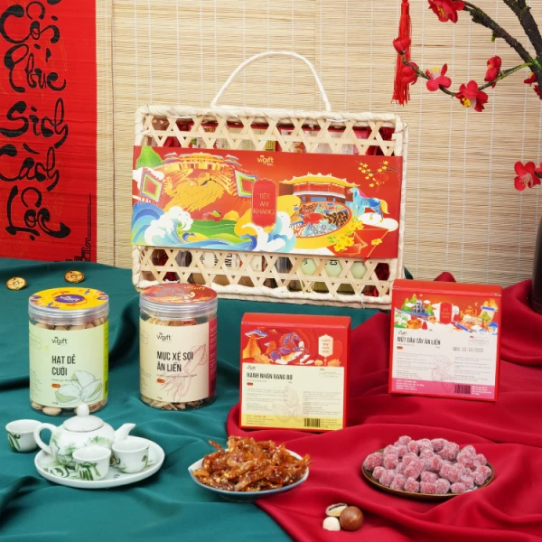 Có nên lựa chọn giỏ quà Tết sang trọng để gửi yêu thương hay gói từng món riêng khi người nhận thích giản dị? - Ảnh 3 Có nên lựa chọn giỏ quà Tết sang trọng để gửi yêu thương hay gói từng món riêng khi người nhận thích giản dị? - Ảnh 3