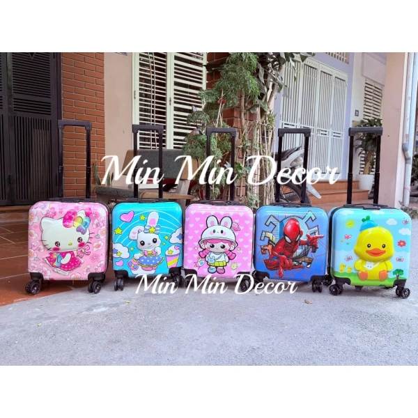 Có thực sự cần một chiếc vali 18 inch cho bé khi chuyến bay chỉ kéo theo vài món đồ? - Ảnh 2