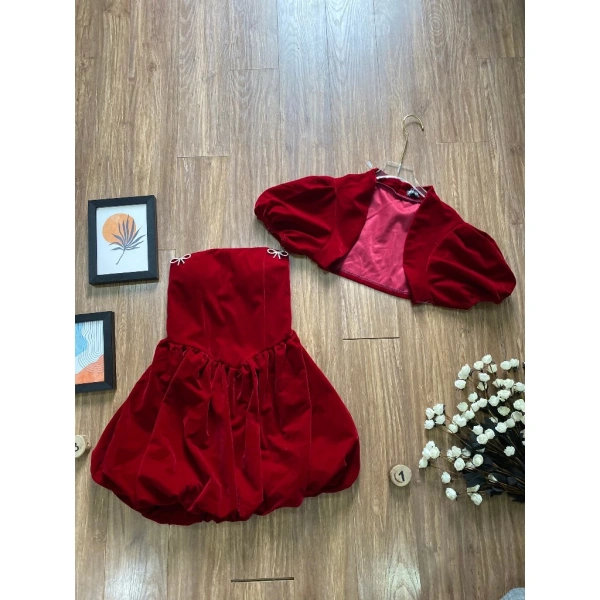 Chọn size không chỉ dựa trên cân nặng mà còn phụ thuộc vào ba vòng cơ thể. (Ảnh 4) Chọn size không chỉ dựa trên cân nặng mà còn phụ thuộc vào ba vòng cơ thể. (Ảnh 4)