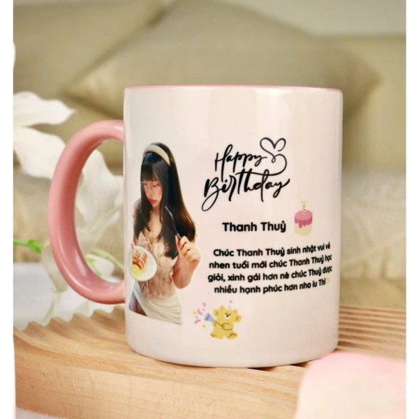 Sản phẩm QUÀ TẶNG VALENTINE – Cốc – Ly sứ hồng cao cấp in ảnh được làm từ sứ dày dặn, dung tích 330 ml, một chuẩn “đúng vị” cho cả đồ uống nóng và lạnh. (Ảnh 3)