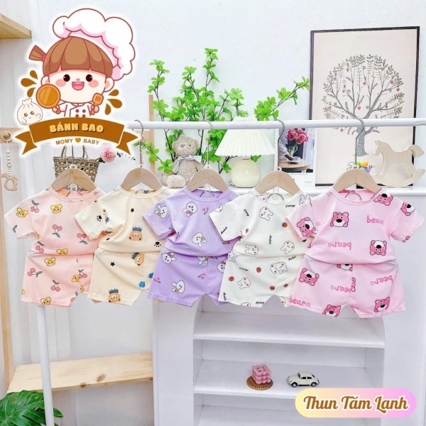 Cộc tay thun thoáng mát cho bé giúp hạ nhiệt, nhưng lại khiến da bé cảm thấy bám chặt khi vận động mạnh - Ảnh 3