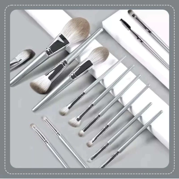 Người mới thường gặp khó khăn khi da có độ ẩm khác nhau trên khuôn mặt. (Ảnh 5)