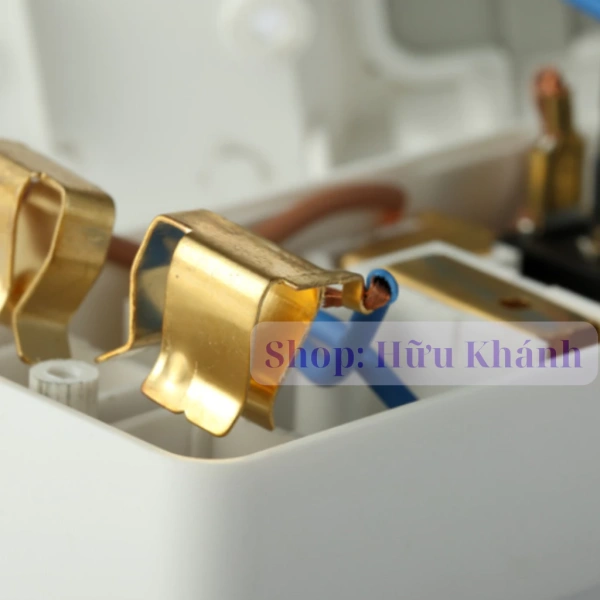 Công tắc tắt mở trên ổ cắm chuyển đổi 2 chấu sang 3 chấu thực sự giảm rủi ro giật điện trong những phút vội vàng - Ảnh 4