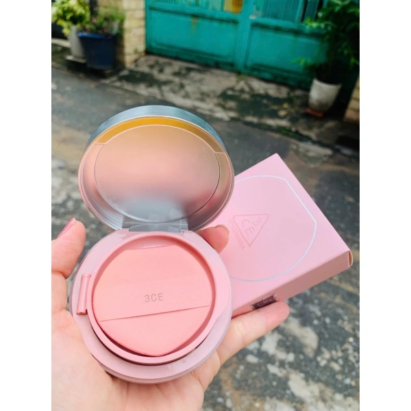 Những yếu tố trên cho thấy, việc giữ độ rạng rỡ không chỉ phụ thuộc vào chất lượng sản phẩm mà còn vào cách bạn sử dụng và bảo quản cushion hàng ngày. (Ảnh 2) Những yếu tố trên cho thấy, việc giữ độ rạng rỡ không chỉ phụ thuộc vào chất lượng sản phẩm mà còn vào cách bạn sử dụng và bảo quản cushion hàng ngày. (Ảnh 2)