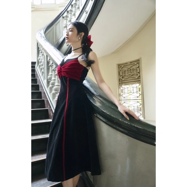 Đối với mẫu Đầm hai dây xòe tôn dáng đi tiệc sang trọng ENVY D222 chất nhung mềm, nhà thiết kế cung cấp hai size S và M, mỗi size kèm thông số chi tiết về vòng ngực, eo và chiều dài. (Ảnh 5) Đối với mẫu Đầm hai dây xòe tôn dáng đi tiệc sang trọng ENVY D222 chất nhung mềm, nhà thiết kế cung cấp hai size S và M, mỗi size kèm thông số chi tiết về vòng ngực, eo và chiều dài. (Ảnh 5)