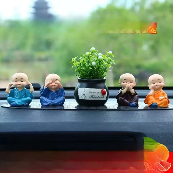 Đặt tượng phong thủy nhỏ trong xe và trên bàn làm việc có thực sự mang lại cảm giác bình an? - Ảnh 1