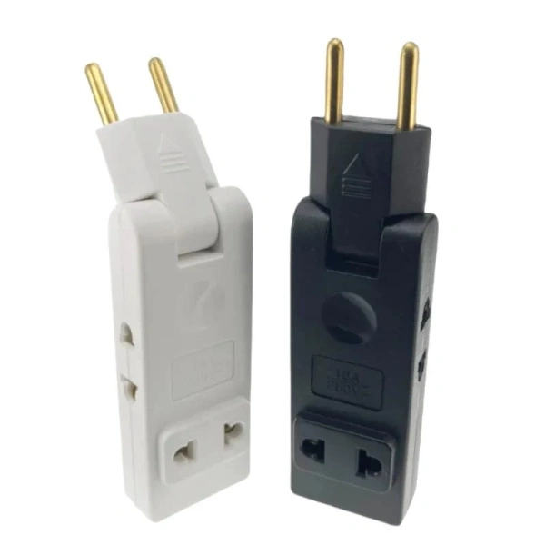 Đầu cắm 180 độ của ổ cắm đa năng 4 trong 1 thường khiến việc lắp vào ổ điện chật hẹp trở nên bất tiện - Ảnh 5