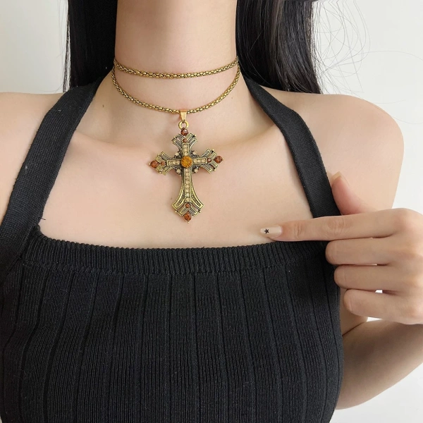 Sản phẩm Dây chuyền chữ thập màu vàng đính đá phong cách đường phố - 1427 đáp ứng hầu hết các tiêu chí trên. (Ảnh 4) Sản phẩm Dây chuyền chữ thập màu vàng đính đá phong cách đường phố - 1427 đáp ứng hầu hết các tiêu chí trên. (Ảnh 4)