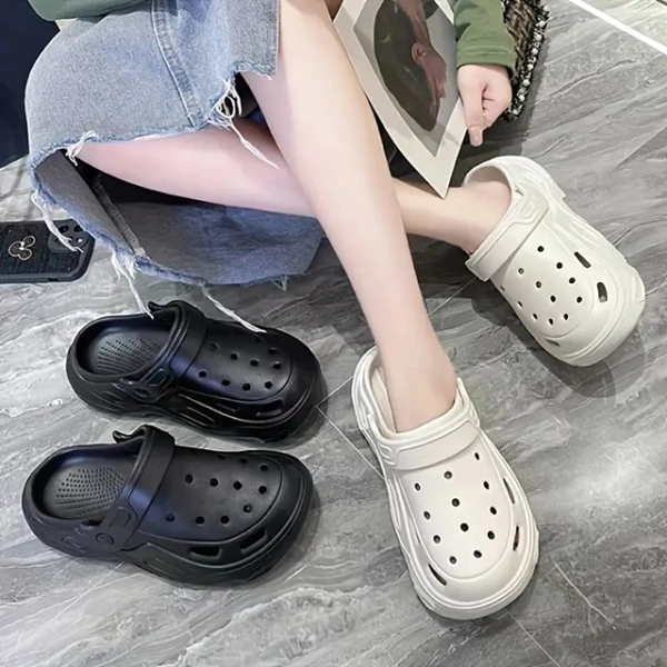 Mẫu DéP bánh mì nam độn đế 4cm đi mưa chống trơn trượt kiểu dáng unisex siêu êm siêu bền được sản xuất tại Việt Nam, sử dụng nhựa EVA siêu nhẹ, không thấm nước, và có cấu trúc lỗ thông hơi giúp thoáng khí. (Ảnh 5) Mẫu DéP bánh mì nam độn đế 4cm đi mưa chống trơn trượt kiểu dáng unisex siêu êm siêu bền được sản xuất tại Việt Nam, sử dụng nhựa EVA siêu nhẹ, không thấm nước, và có cấu trúc lỗ thông hơi giúp thoáng khí. (Ảnh 5)