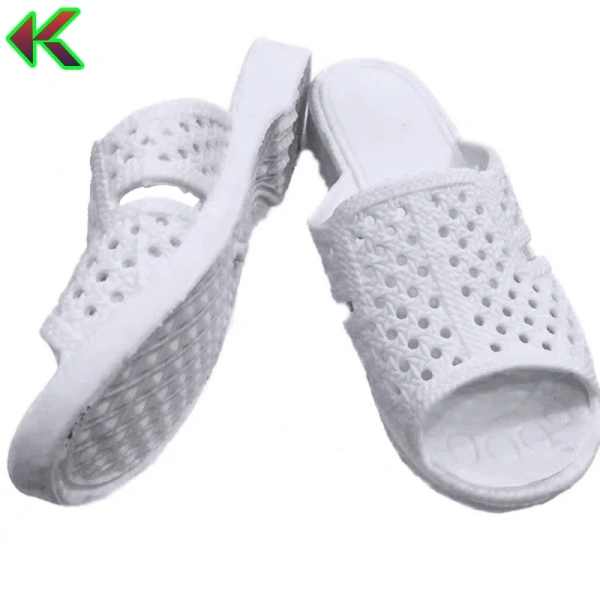 Bề mặt chống trơn không chỉ là một lớp nhựa bóng. (Ảnh 2)