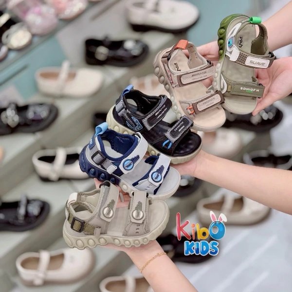 Đế sandal bé trai đi học thực sự quyết định độ an toàn trên sân trường, nhưng ít người biết tới. - Ảnh 1 Đế sandal bé trai đi học thực sự quyết định độ an toàn trên sân trường, nhưng ít người biết tới. - Ảnh 1