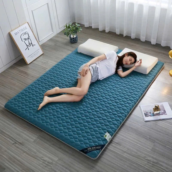 Đệm gập gọn được thiết kế để đáp ứng yêu cầu “nhẹ, bền, êm, tiện dụng” trong môi trường dã ngoại. (Ảnh 2)