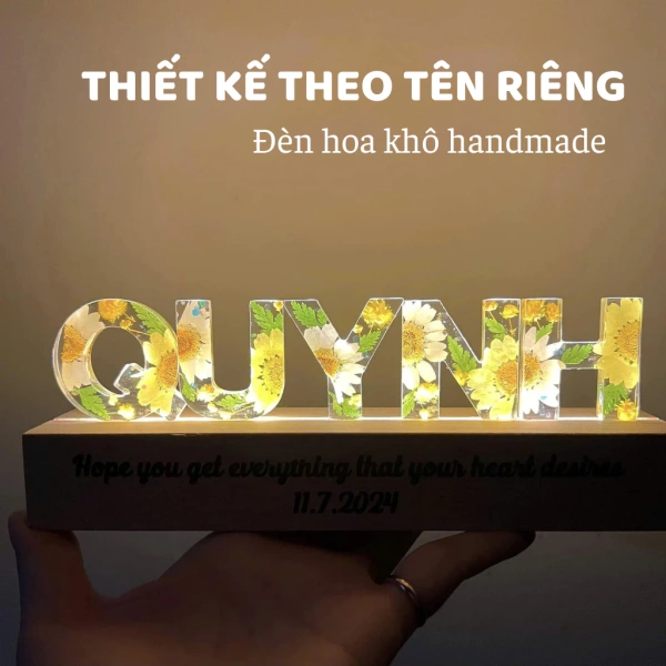 Đèn ngủ hoa khô khắc tên làm bừng sáng không gian, nhưng có thực sự nâng cao chất lượng giấc ngủ? - Ảnh 1 Đèn ngủ hoa khô khắc tên làm bừng sáng không gian, nhưng có thực sự nâng cao chất lượng giấc ngủ? - Ảnh 1