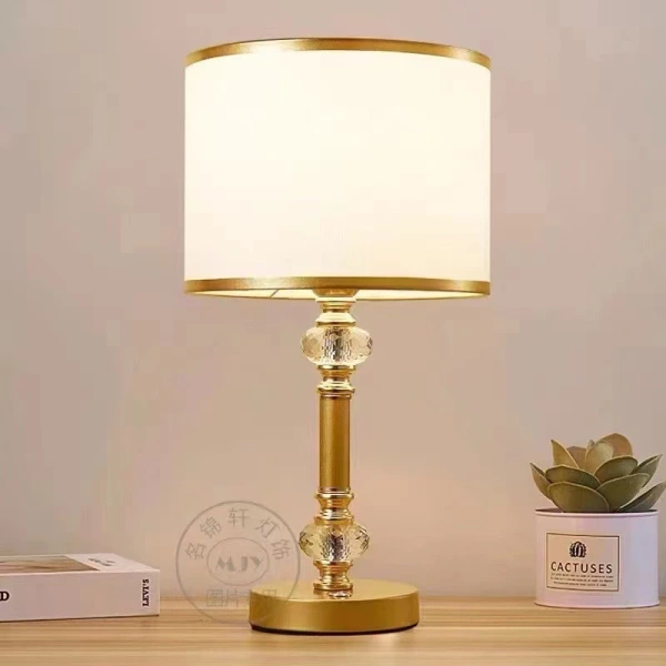 Dimmer là thiết bị điều chỉnh điện áp đầu ra tới đèn, cho phép giảm hoặc tăng độ sáng một cách mịn màng. (Ảnh 2)