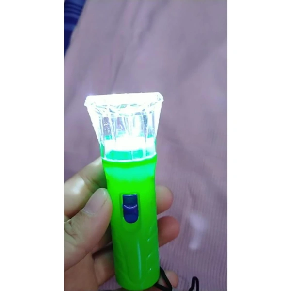 Đèn pin LED mini sáng mạnh nhưng chỉ khi không bị chèn vào túi áo là bạn mới cảm nhận được hiệu suất thực sự - Ảnh 5