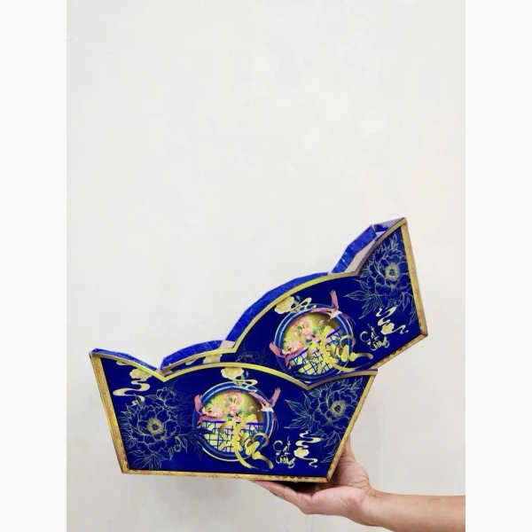 Trong mắt khách mời, những yếu tố trang trí bắt mắt luôn được chú ý đầu tiên, trong khi giỏ quà – dù quý giá – thường chỉ được ngắm nhìn khi họ nhận. (Ảnh 2)