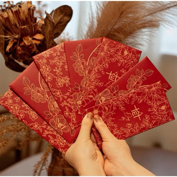 Màu đỏ luôn là lựa chọn an toàn, tượng trưng cho may mắn và thịnh vượng. (Ảnh 3)