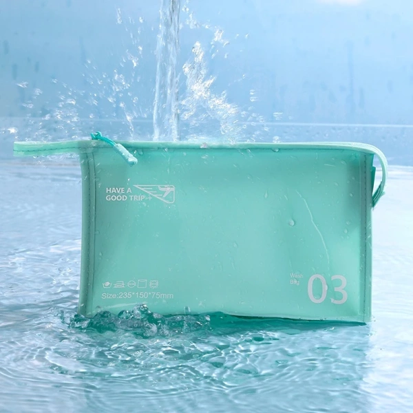 Điều thường bỏ qua trong túi nhựa PVC đa năng là lỗ rách nhẹ gây mất son môi khi giặt quần áo. - Ảnh 1