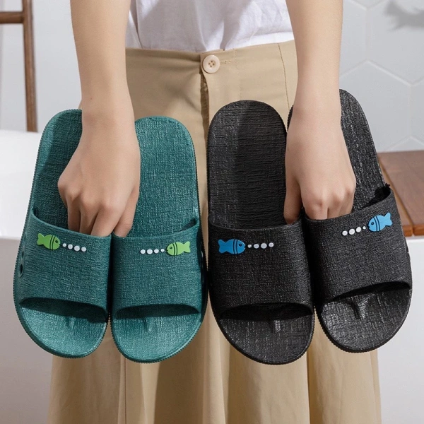 Hiện nay, trên thị trường có rất nhiều loại dép đi trong nhà được quảng cáo “chống trượt”. (Ảnh 3)