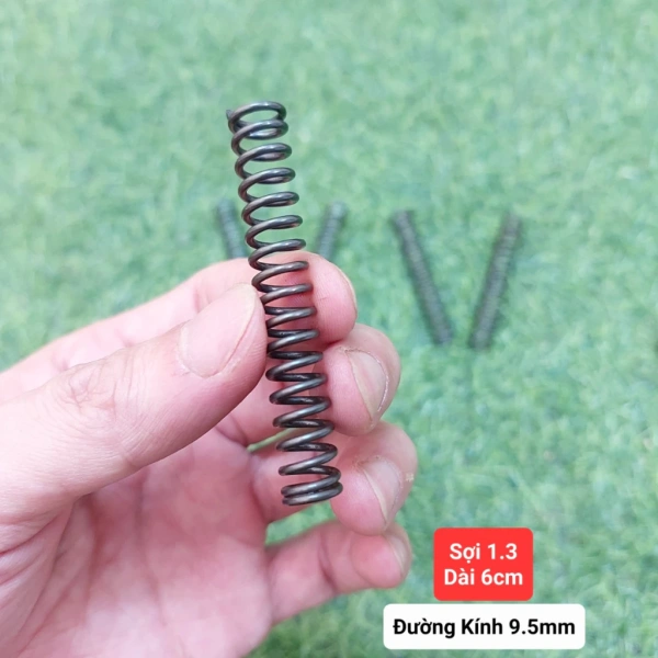 Máy khâu thép hợp kim thường được sử dụng trong các công việc có tải trọng cao, ví dụ may da, vải dày hay các bộ phận kim loại. (Ảnh 2)