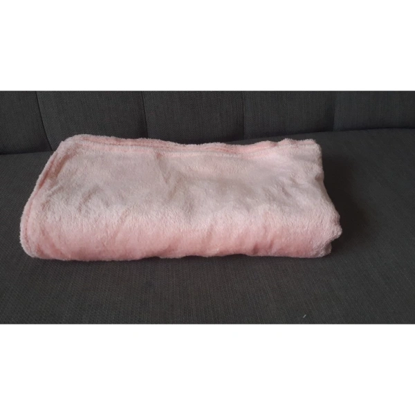 Vải nhung lông 2 mặt thường được làm từ sợi tổng hợp hoặc sợi pha trộn cotton. (Ảnh 3)