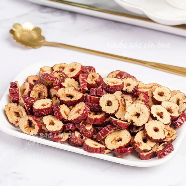 Để khai thác tối đa độ giòn và hương vị của táo đỏ sấy, bạn cần chú ý một số bước chuẩn bị và thời gian ngâm phù hợp. (Ảnh 3) Để khai thác tối đa độ giòn và hương vị của táo đỏ sấy, bạn cần chú ý một số bước chuẩn bị và thời gian ngâm phù hợp. (Ảnh 3)