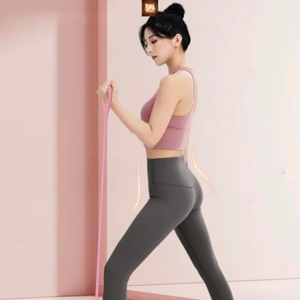 Trong các chương trình luyện tập truyền thống, tập tay (curls, triceps extensions) thường được thực hiện bằng tạ tay hoặc máy kéo cố định. (Ảnh 3)