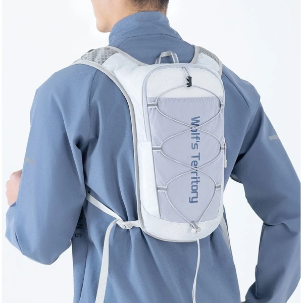 Trong những lựa chọn trên thị trường, Bothyi 180g ba lô chạy bộ nổi bật với trọng lượng cực nhẹ và các tính năng thiết thực, phù hợp với nhu cầu của những người chạy marathon hoặc đi xe đạp địa hình. (Ảnh 4)