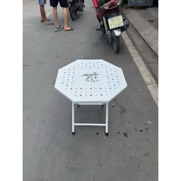 Nếu bàn đáp ứng tốt tất cả các tiêu chí trên, khả năng chịu tải và độ ổn định của nó sẽ cao, phù hợp với môi trường bận rộn như quán trà sữa. (Ảnh 4) Nếu bàn đáp ứng tốt tất cả các tiêu chí trên, khả năng chịu tải và độ ổn định của nó sẽ cao, phù hợp với môi trường bận rộn như quán trà sữa. (Ảnh 4)