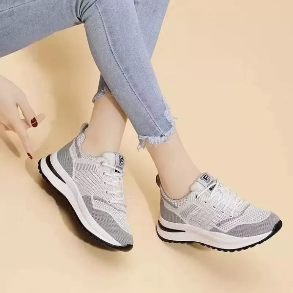 Trong quá trình chạy, cơ thể tiêu thụ năng lượng và sinh ra nhiệt lượng lớn. (Ảnh 2)