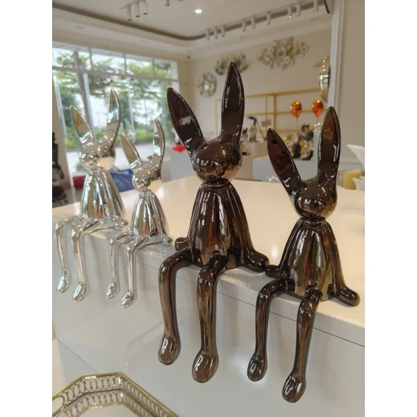 Đồ trang trí thỏ gốm làm phòng khách thêm sinh động, nhưng lầm tưởng chúng không thu thập bụi như mong đợi - Ảnh 1 Đồ trang trí thỏ gốm làm phòng khách thêm sinh động, nhưng lầm tưởng chúng không thu thập bụi như mong đợi - Ảnh 1
