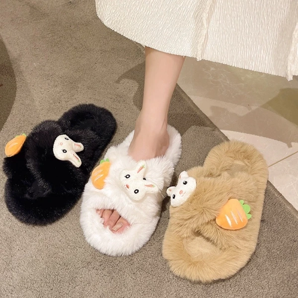 Đôi dép bông lông ấm áp trong nhà có thực sự tiện lợi khi sticker thỏ gây trơn trên sàn? - Ảnh 4 Đôi dép bông lông ấm áp trong nhà có thực sự tiện lợi khi sticker thỏ gây trơn trên sàn? - Ảnh 4