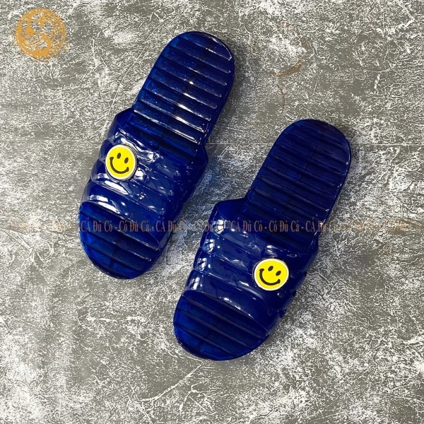 Với mức giá gốc 31 800 VND, được giảm còn 26 500 VND, Dẹ́p Vip mặt cười mang đến một giải pháp kinh tế cho người dùng muốn có một đôi dép nội trú nhẹ, dẻo, đồng thời sở hữu tính năng chống trơn trượt. (Ảnh 4) Với mức giá gốc 31 800 VND, được giảm còn 26 500 VND, Dẹ́p Vip mặt cười mang đến một giải pháp kinh tế cho người dùng muốn có một đôi dép nội trú nhẹ, dẻo, đồng thời sở hữu tính năng chống trơn trượt. (Ảnh 4)