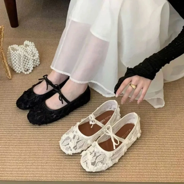 Giày bệt lưới không chỉ yêu cầu cách mặc đúng mà còn cần chăm sóc cẩn thận để giữ được độ bền và màu sắc. (Ảnh 4) Giày bệt lưới không chỉ yêu cầu cách mặc đúng mà còn cần chăm sóc cẩn thận để giữ được độ bền và màu sắc. (Ảnh 4)