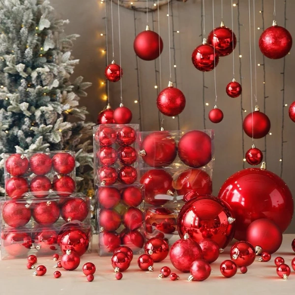 Đôi khi các quả châu nhỏ lấp lánh lại làm lệch cân bằng bố cục trên cây thông Noel - Ảnh 4 Đôi khi các quả châu nhỏ lấp lánh lại làm lệch cân bằng bố cục trên cây thông Noel - Ảnh 4