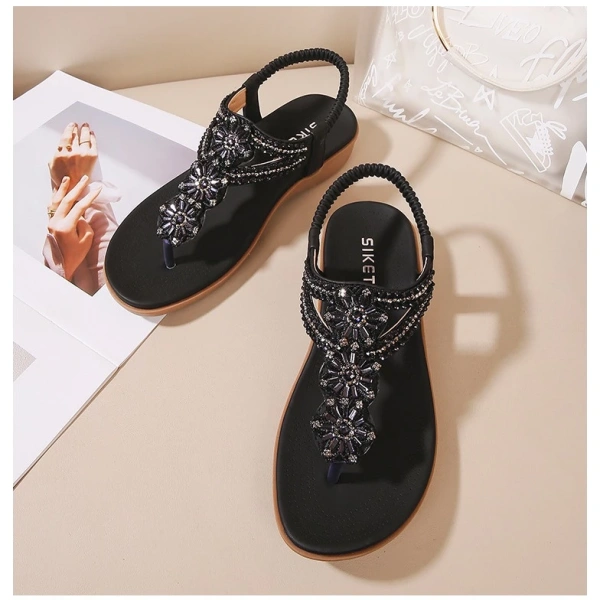 Mặc dù sandal nhẹ phù hợp cho đa dạng hoàn cảnh, nhưng không phải lúc nào cũng là “điểm dừng cuối cùng”. (Ảnh 5)