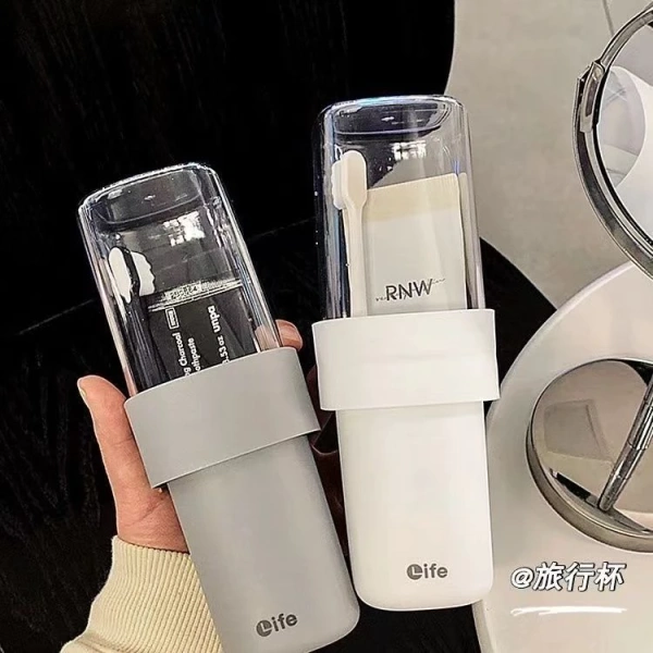 Đựng an toàn bàn chải và nước súc miệng trong một chiếc hộp du lịch thực sự giảm thiểu bụi bẩn và lo âu khi đi xa - Ảnh 1 Đựng an toàn bàn chải và nước súc miệng trong một chiếc hộp du lịch thực sự giảm thiểu bụi bẩn và lo âu khi đi xa - Ảnh 1