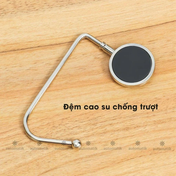 Trong số các sản phẩm trên thị trường, Móc Treo Đồ Kim Loại Để Bàn, Gắn Cạnh Bàn Không Cần Dán Nhỏ Gọn Chịu Lực Tốt Đa Năng - Automatik đã nhận được sự quan tâm vì thiết kế tiện dụng và mức giá cạnh tranh. (Ảnh 5)