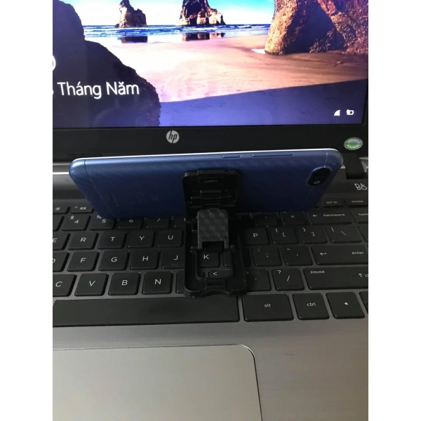Trong quá trình tìm kiếm một giải pháp phù hợp, nhiều người dùng đã lựa chọn Giá đỡ điện thoại cỡ nhỏ tiện dụng – một sản phẩm được thiết kế tối giản nhưng không giảm đi tính năng. (Ảnh 3)