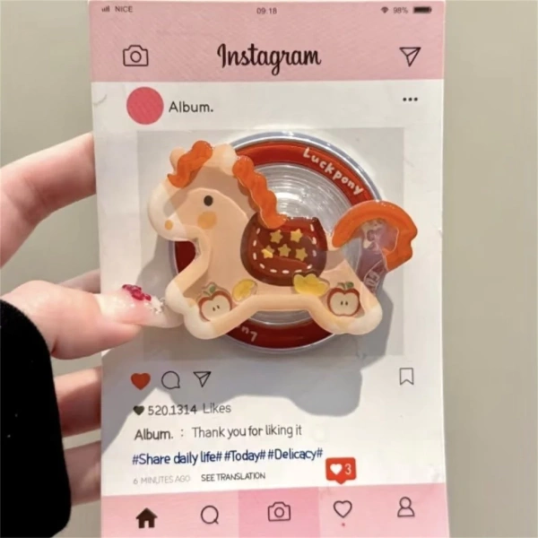 Thiết kế hình ngựa pony được lấy cảm hứng từ các bộ phim hoạt hình ngộ nghĩnh, mang màu sắc tươi sáng và đường nét mềm mại. (Ảnh 2)