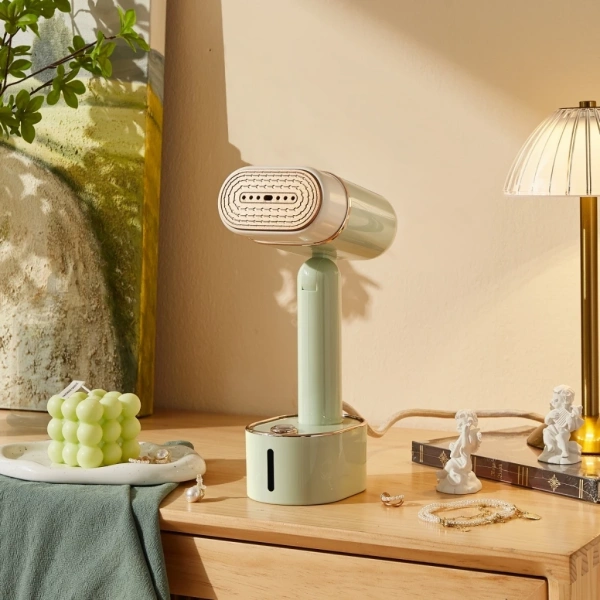 Áp lực công nghệ “làm nóng trong 3 giây” và dòng hơi nước “30‑40g/phút” được quảng cáo là tiêu chí để đạt tốc độ ủi nhanh. (Ảnh 2) Áp lực công nghệ “làm nóng trong 3 giây” và dòng hơi nước “30‑40g/phút” được quảng cáo là tiêu chí để đạt tốc độ ủi nhanh. (Ảnh 2)