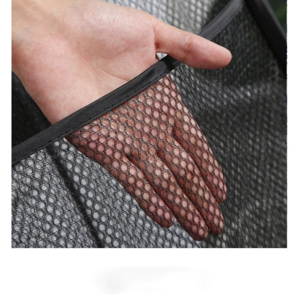 Ánh sáng mạnh mẽ không chỉ giúp nhận diện đồ dễ dàng hơn mà còn hỗ trợ quá trình khô nhanh hơn khi các vật dụng được đặt trong lưới thông thoáng. (Ảnh 5)