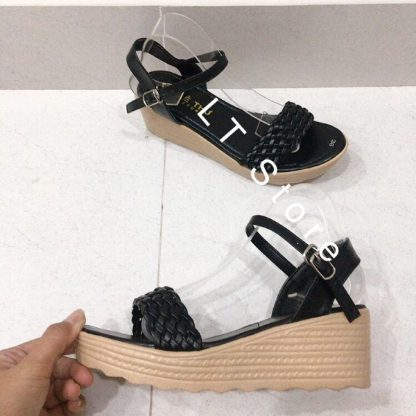 Giày cao gót nữ có quai tết và đế xuồng 5 cm: cảm nhận độ nhẹ thực sự chỉ sau vài ngày sử dụng - Ảnh 4 Giày cao gót nữ có quai tết và đế xuồng 5 cm: cảm nhận độ nhẹ thực sự chỉ sau vài ngày sử dụng - Ảnh 4