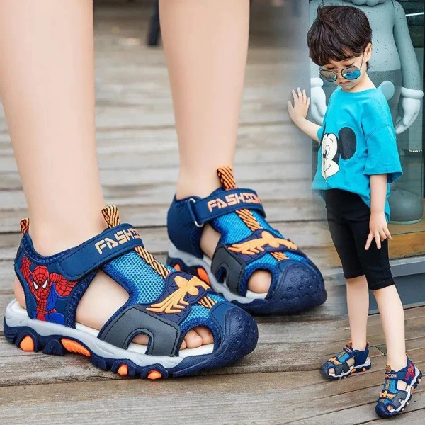 Giày trẻ em mùa hè có đế mềm, nắp bảo vệ: Có thực sự ngăn bùn và trơn trượt trên bãi cát? - Ảnh 1